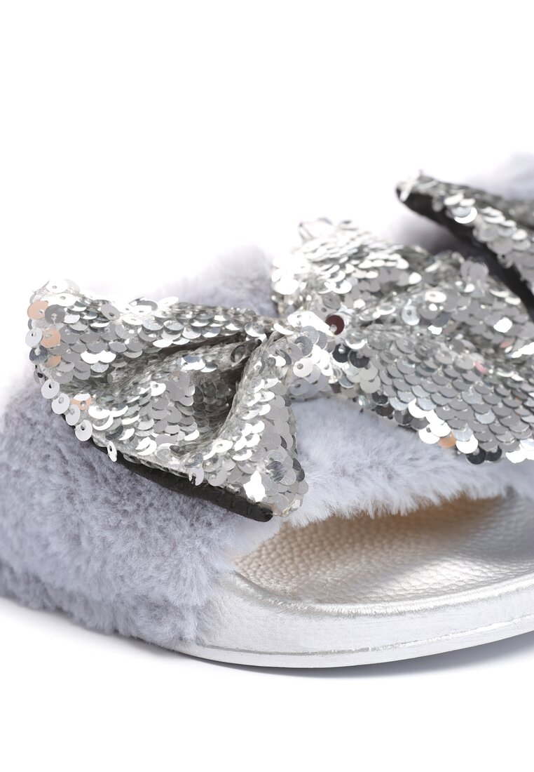 Papuci Argintii